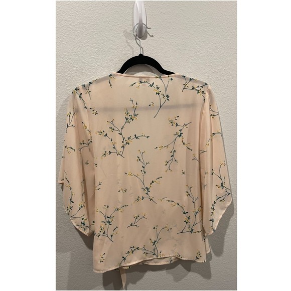 EXPRESS Cream Floral Kimono Sleeve Wrap Blouse - Picture 4 of 4